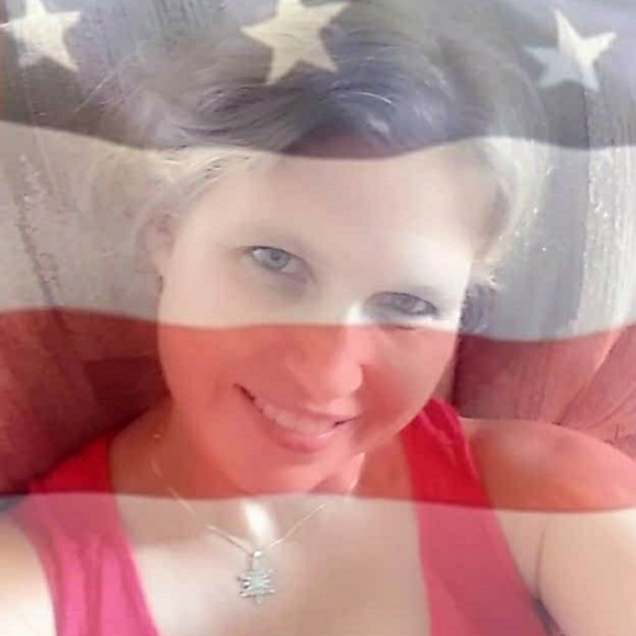 Meet your Posher, Terri - Picture 1 of 2